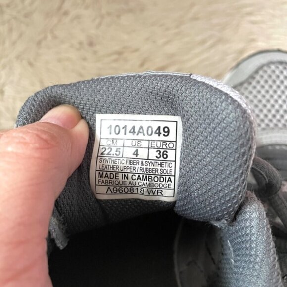 Asics GEL-Contend 5 Gray / Green Runners - 6US, light use! - Picture 4 of 9